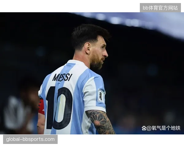 梅西在世界杯前最后一场热身赛中状态平稳，即将迎来个人国家队生涯200场里程碑